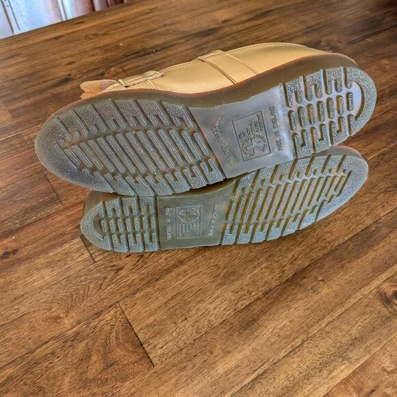 Dr Doc Martens Abril Mary Jane Loafer Tassel Kiltie Women's Size 8 Metallic Gold - Picture 5 of 7